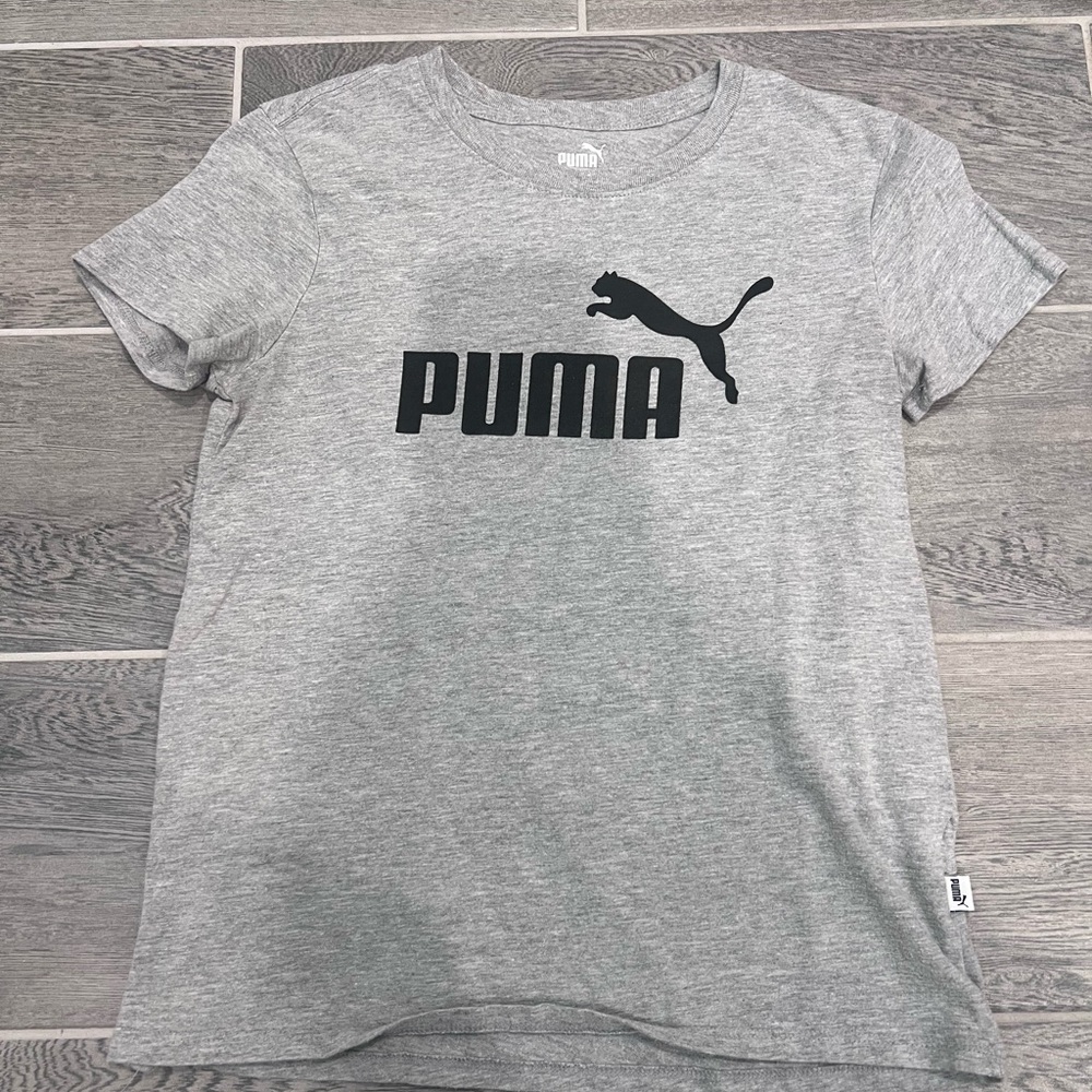 PUMA Women's Gray Short Sleeve Tee